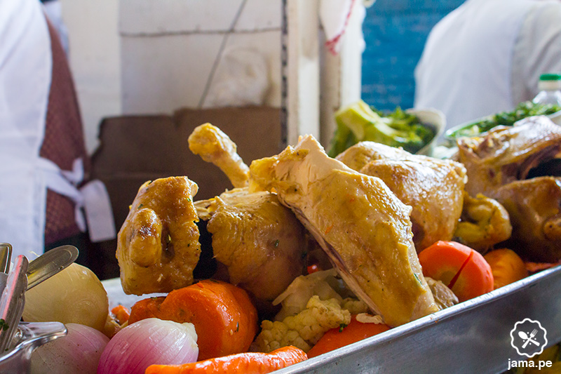 caldo-de-pollo-san-pedro-mercado-cusco-restaurante