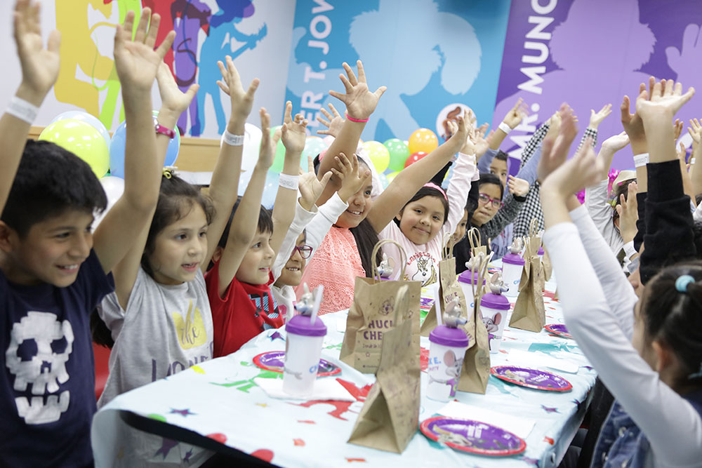 Chuck E. Cheese expande su oferta de entretenimiento familiar al Mall de Santa Anita